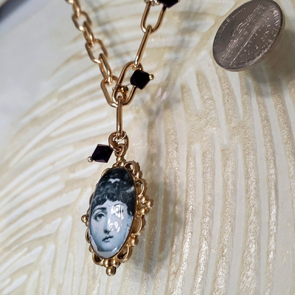 NECKLACE MEDAL FORNASETTI KEY PENDANT CHAIN GOLDEN - Picture 3 of 5